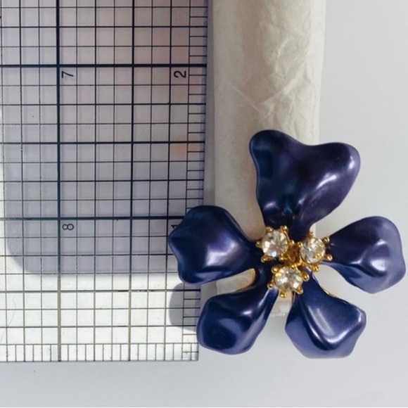 Vintage Kenneth Jay Lane (KJL) Simulated Pearl Ring, Swarovski crystals, Size 5 - Picture 4 of 6